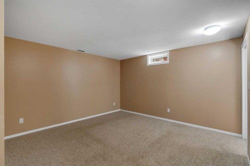 335 Queensland Drive Se, Calgary, AB - Indoor Photo Showing Other Room