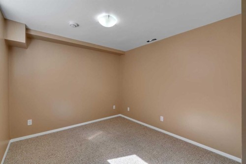 335 Queensland Drive Se, Calgary, AB - Indoor Photo Showing Other Room