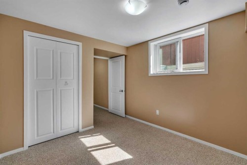 335 Queensland Drive Se, Calgary, AB - Indoor Photo Showing Other Room