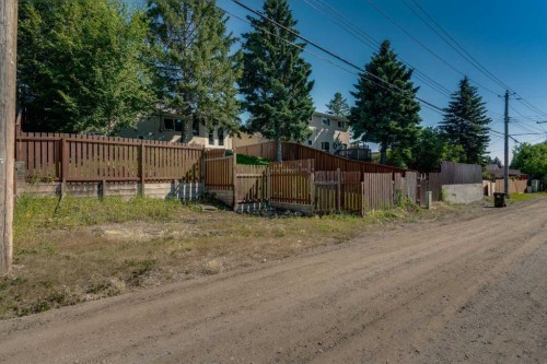335 Queensland Drive Se, Calgary, AB - Outdoor