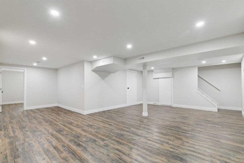 10415 8 Street Sw, Calgary, AB - Indoor