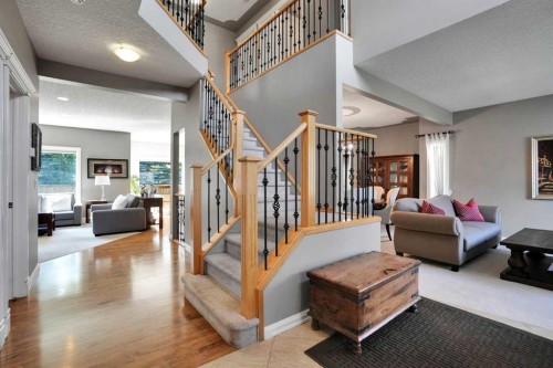 43 Strathlea Place Sw, Calgary, AB 