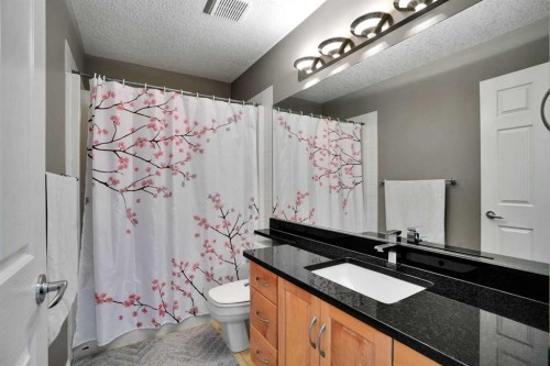 43 Strathlea Place Sw, Calgary, AB 