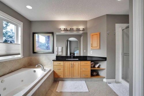 43 Strathlea Place Sw, Calgary, AB 