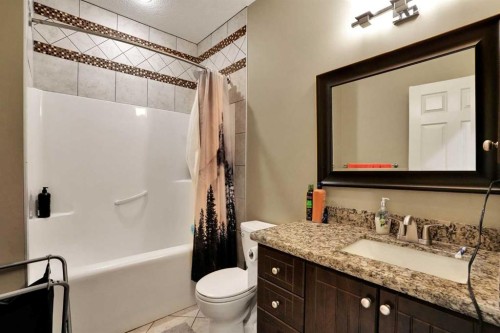 43 Strathlea Place Sw, Calgary, AB 
