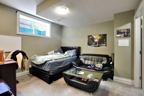 43 Strathlea Place Sw, Calgary, AB 