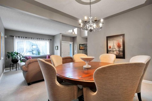 43 Strathlea Place Sw, Calgary, AB 