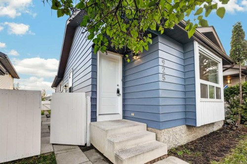 925 Erin Woods Drive Se, Calgary, AB - Outdoor