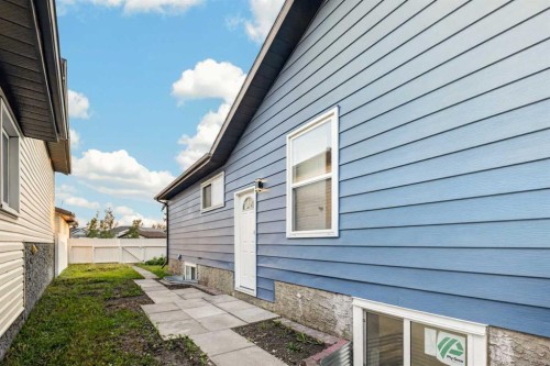 925 Erin Woods Drive Se, Calgary, AB - Outdoor With Exterior