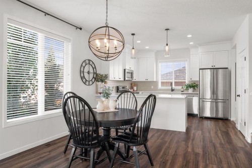 45 Willow Green Way, Cochrane, AB - Indoor Photo Showing Dining Room