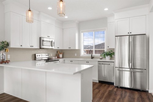45 Willow Green Way, Cochrane, AB - Indoor Photo Showing Kitchen With Stainless Steel Kitchen