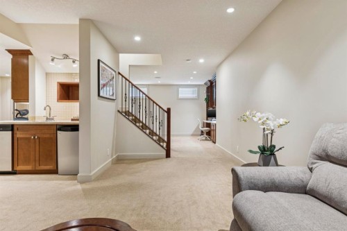 174 Sienna Hills Drive Sw, Calgary, AB - Indoor