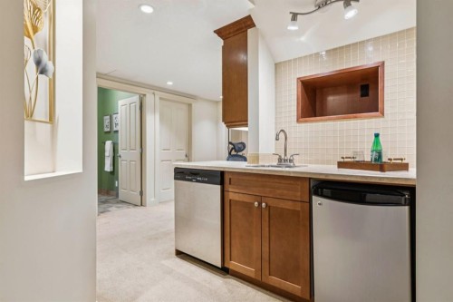 174 Sienna Hills Drive Sw, Calgary, AB - Indoor Photo Showing Kitchen