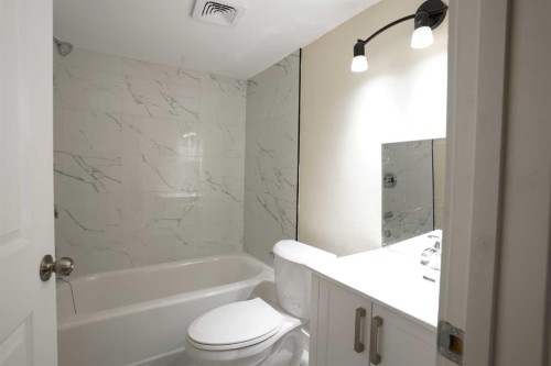 149 Walden Parade Se, Calgary, AB - Indoor Photo Showing Bathroom