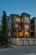 424 Aspen Meadows Hill SW Calgary, AB T3H 0G3