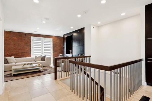 424 Aspen Meadows Hill Sw, Calgary, AB - Indoor Photo Showing Other Room