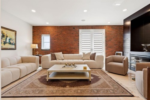 424 Aspen Meadows Hill Sw, Calgary, AB - Indoor Photo Showing Living Room