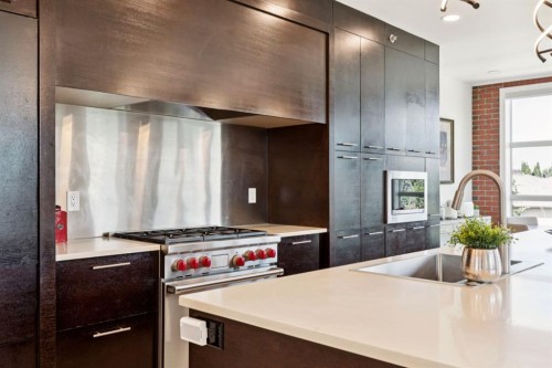 424 Aspen Meadows Hill Sw, Calgary, AB - Indoor Photo Showing Kitchen With Upgraded Kitchen