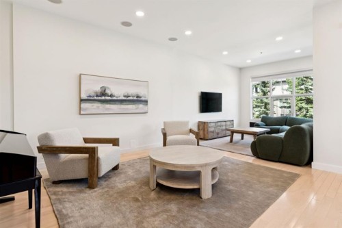 424 Aspen Meadows Hill Sw, Calgary, AB - Indoor Photo Showing Living Room