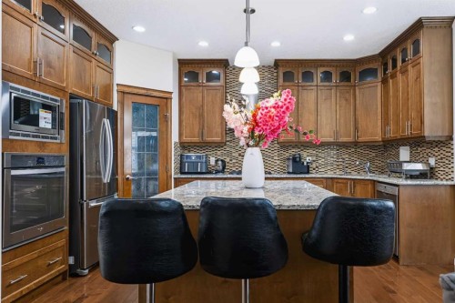8245 Saddlebrook Drive Ne, Calgary, AB - Indoor Photo Showing Kitchen