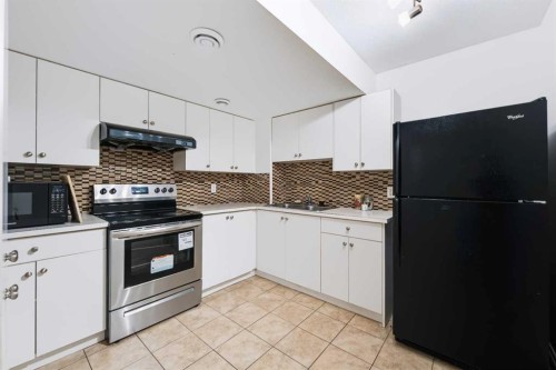 8245 Saddlebrook Drive Ne, Calgary, AB - Indoor Photo Showing Kitchen