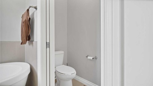 149 Saddlestone Drive Ne, Calgary, AB - Indoor Photo Showing Bathroom