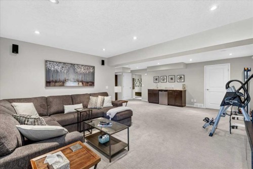 122 Royal Birkdale Crescent Nw, Calgary, AB - Indoor Photo Showing Living Room