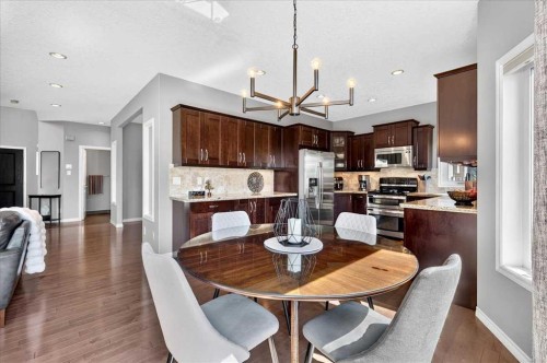 122 Royal Birkdale Crescent Nw, Calgary, AB - Indoor Photo Showing Dining Room