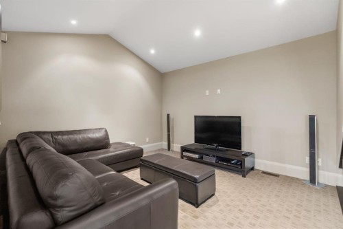 136 Posthill Drive Sw, Calgary, AB - Indoor