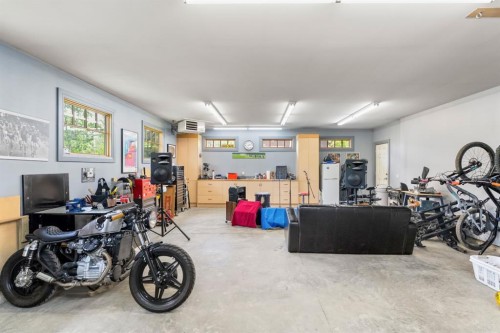 136 Posthill Drive Sw, Calgary, AB - Indoor