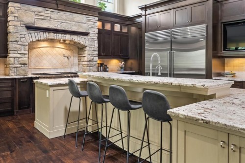 136 Posthill Drive Sw, Calgary, AB - Indoor Photo Showing Kitchen