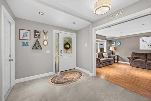 8 Millside Court Sw, Calgary, AB - Indoor Photo Showing Other Room