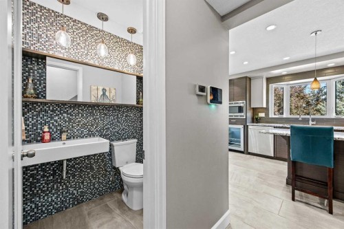 8 Millside Court Sw, Calgary, AB - Indoor