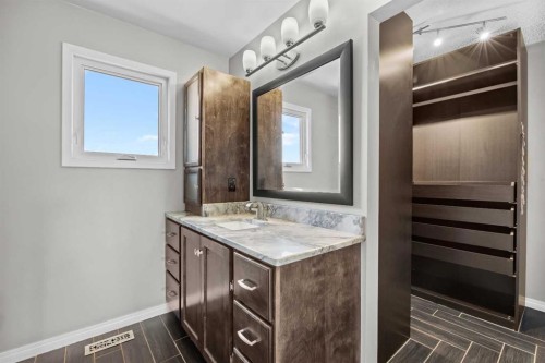 8 Millside Court Sw, Calgary, AB - Indoor