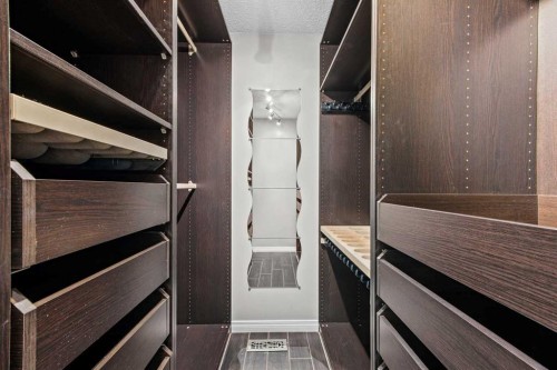 8 Millside Court Sw, Calgary, AB - Indoor