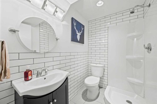 8 Millside Court Sw, Calgary, AB - Indoor Photo Showing Bathroom