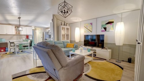 25 Westover Crescent West, Claresholm, AB - Indoor Photo Showing Living Room