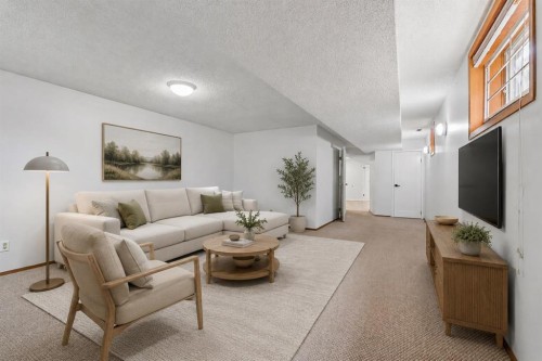 205 15 Avenue Ne, Calgary, AB - Indoor