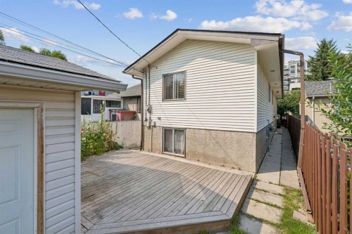 205 15 Avenue Ne, Calgary, AB - Outdoor With Exterior