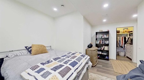 107 Auburn Sound Cove Se, Calgary, AB - Indoor Photo Showing Bedroom