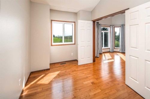 131 Edgebrook Close Nw, Calgary, AB - Indoor Photo Showing Other Room