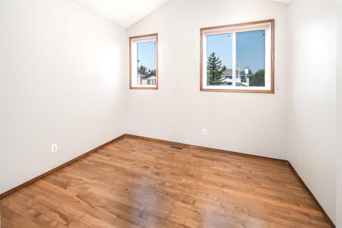 131 Edgebrook Close Nw, Calgary, AB - Indoor Photo Showing Other Room