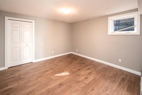 131 Edgebrook Close Nw, Calgary, AB - Indoor Photo Showing Other Room