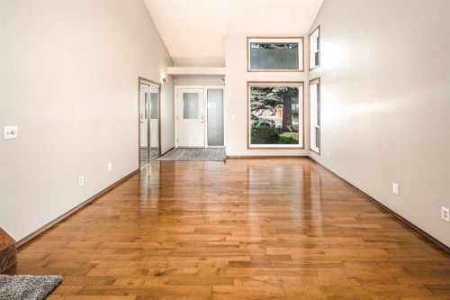 131 Edgebrook Close Nw, Calgary, AB - Indoor Photo Showing Other Room
