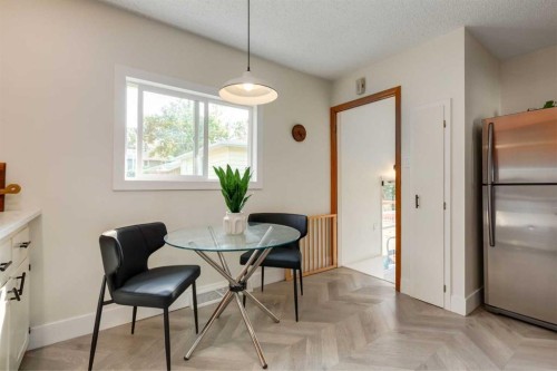 131 Thorncrest Road Nw, Calgary, AB - Indoor Photo Showing Dining Room