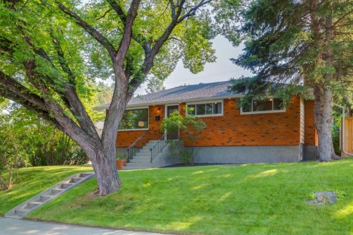 131 Thorncrest Road Nw, Calgary, AB - Outdoor