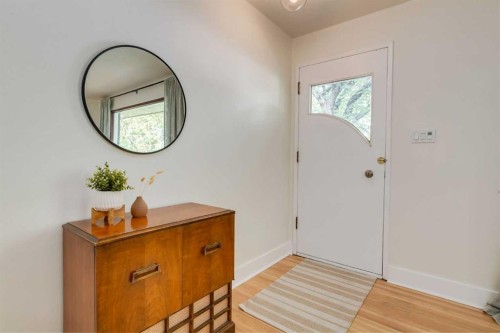 131 Thorncrest Road Nw, Calgary, AB - Indoor Photo Showing Other Room