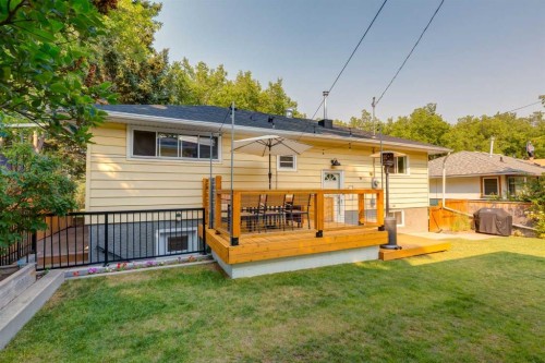131 Thorncrest Road Nw, Calgary, AB - Outdoor With Deck Patio Veranda