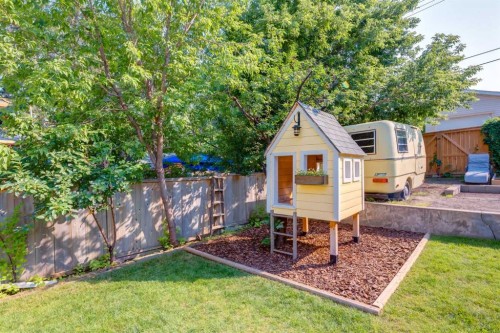 131 Thorncrest Road Nw, Calgary, AB - Outdoor