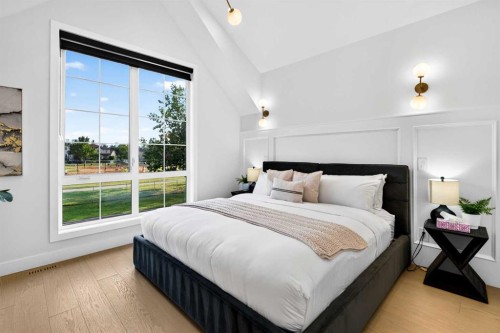 236 30 Avenue Ne, Calgary, AB - Indoor Photo Showing Bedroom
